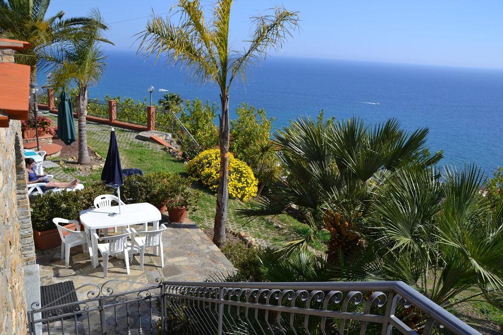 Le Terrazze Appartamenti Vacanze Sanremo Luaran gambar