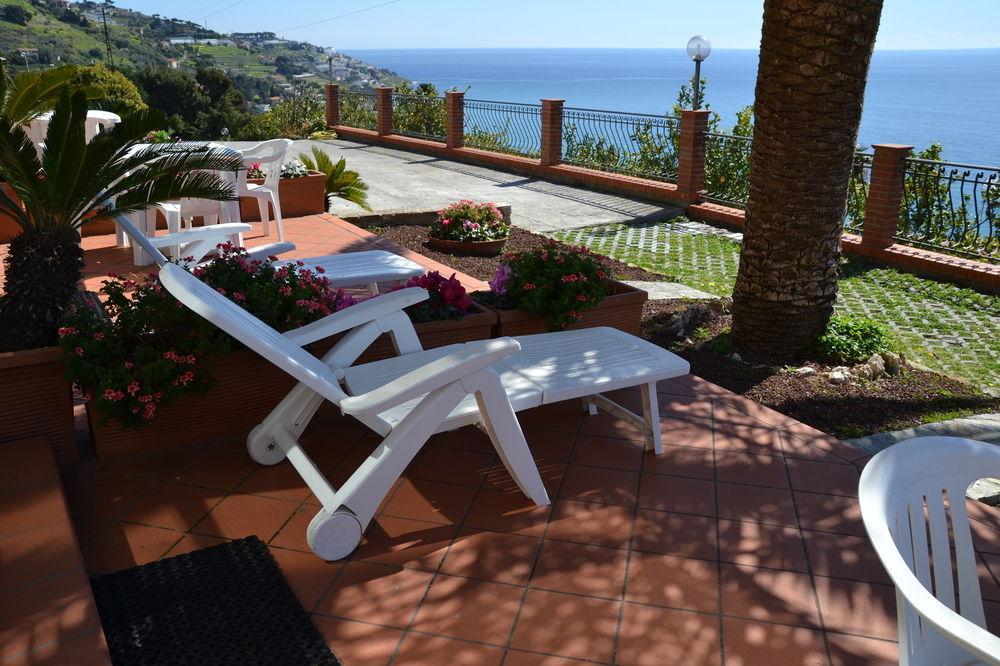 Le Terrazze Appartamenti Vacanze Sanremo Luaran gambar