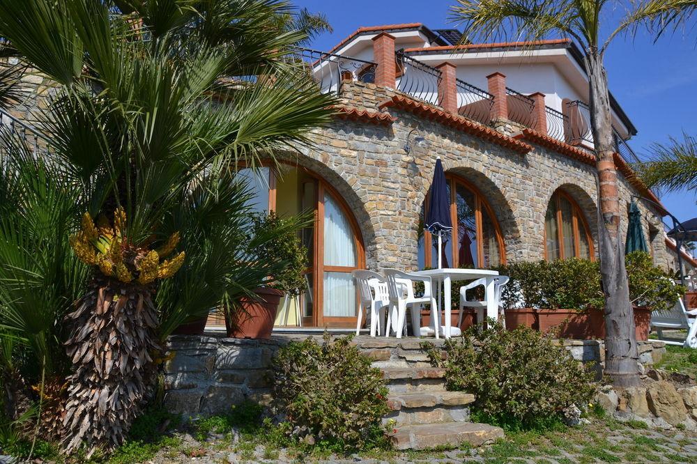 Le Terrazze Appartamenti Vacanze Sanremo Luaran gambar
