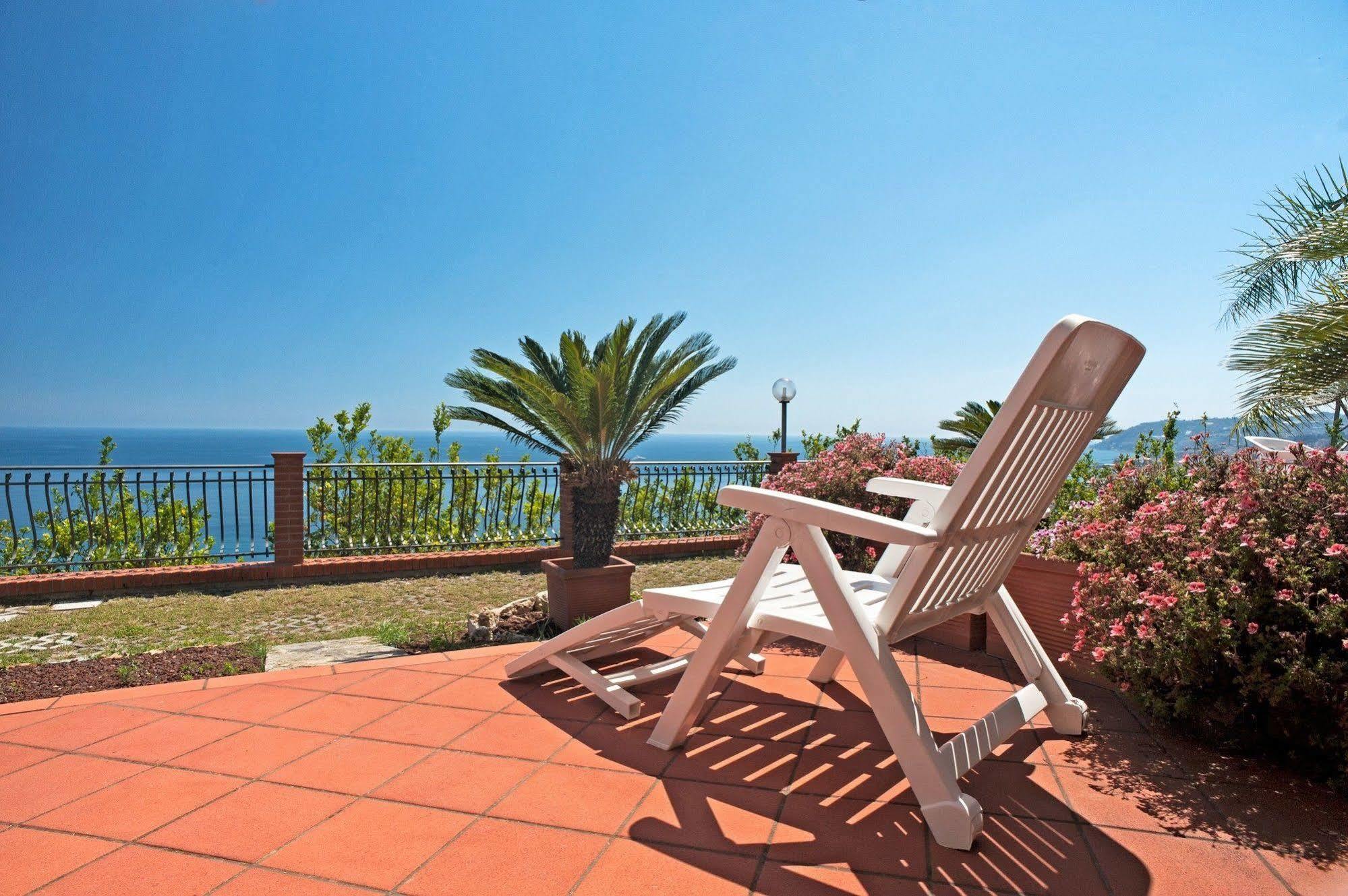 Le Terrazze Appartamenti Vacanze Sanremo Luaran gambar