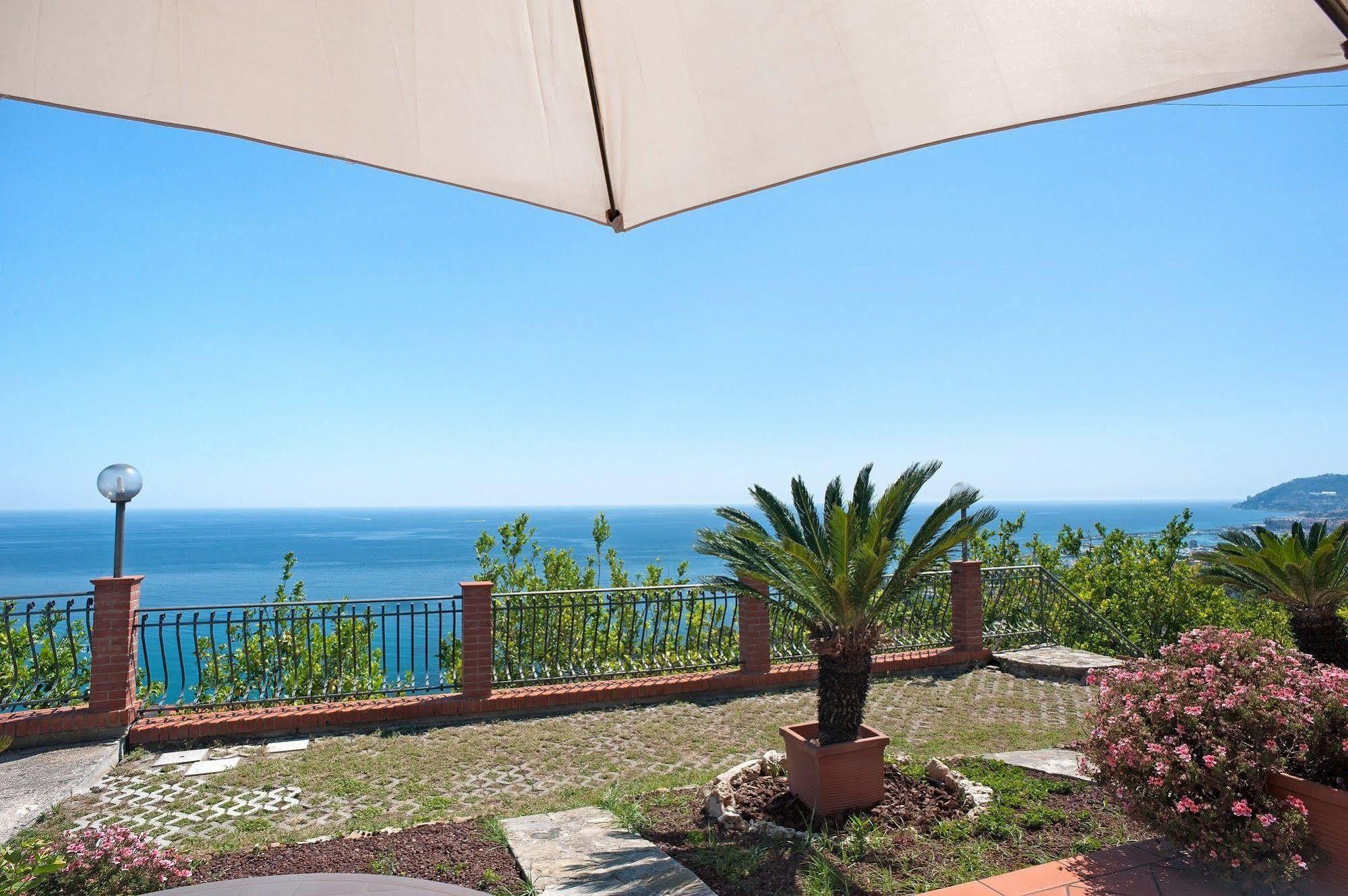 Le Terrazze Appartamenti Vacanze Sanremo Luaran gambar